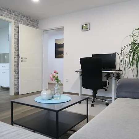 Loh - 55zoll Tv - Schnelles Internet 500mbit Apartment